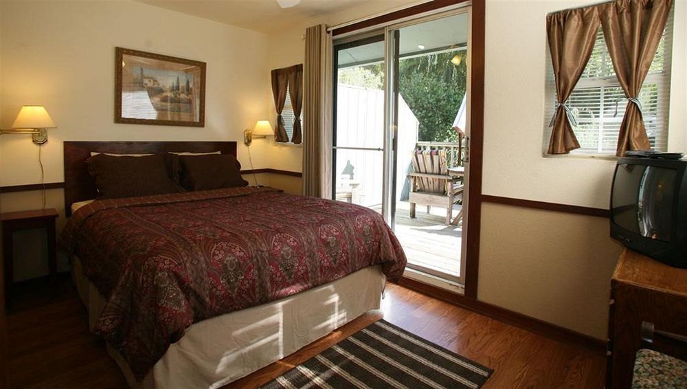 Inn On The Russian River Monte Rio Екстериор снимка